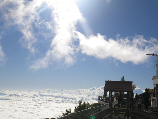 �x�m�R�̎R�����E��i�R������̉_�C