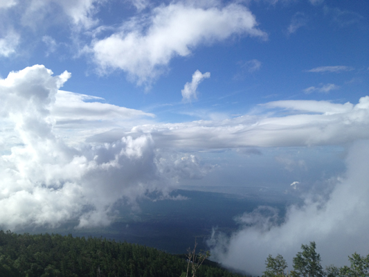 �x�m�R�̎R�����E��i�R������̌i�F