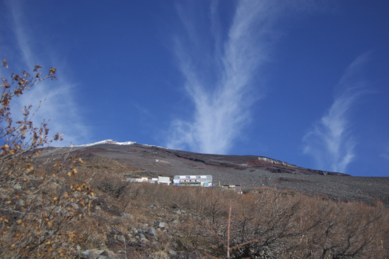 ���R�Ó�����̕x�m�R�̎R�����E��i�R��