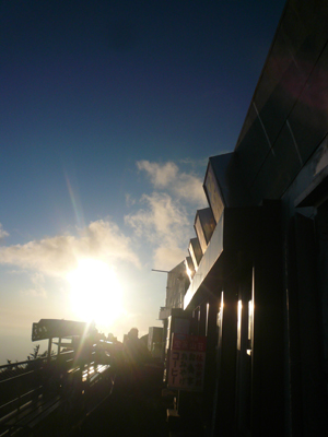 �x�m�R�̎R�����E��i�R������̌i�F