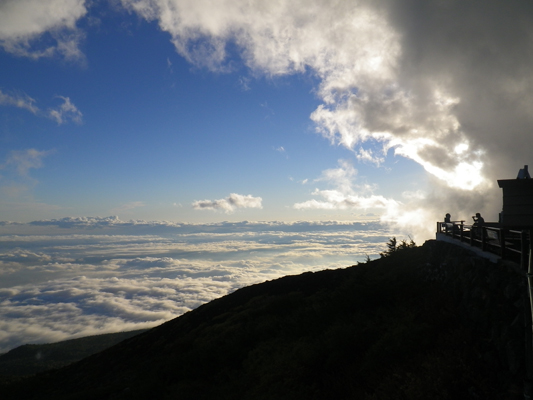 �x�m�R�̎R�����E��i�R������̉_�C